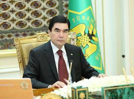 رئیس جمهور ترکمنستان در رویای پادشاهی