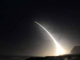آمریکا یک موشک قاره پیما آزمایش کرد