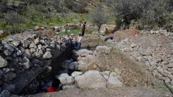 کشف بقایای روستایی شش هزارساله در کردستان