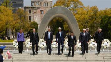 دیدار پرحاشیه کری از پارک و موزه یادبود صلح هیروشیما