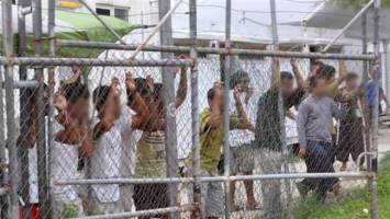امکان حقوقی تعقیب قضایی استرالیا به دلیل اسکان پناهجویان در مانوس‎