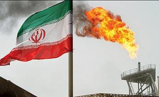 درآمد صادرات نفتی ایران نصف شده است