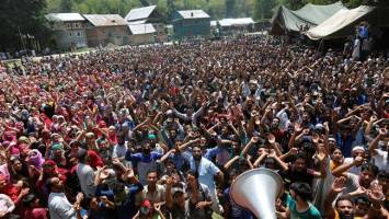 کشمیر همچنان در بحران، پنج کشته و بیست زخمی