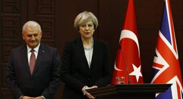 دیدار می با ییلدیریم/ ترکیه و انگلیس قرارداد نظامی امضا کردند