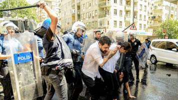 اعمال خشونت پلیس ترکیه علیه معترضین کُرد 