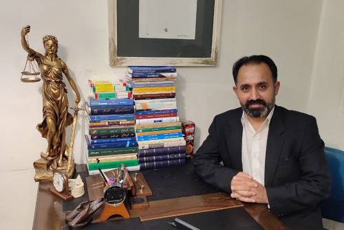 نقش وکلا در ترویج مفهوم «برابری زبانی» در گفتمان حقوقی کشور